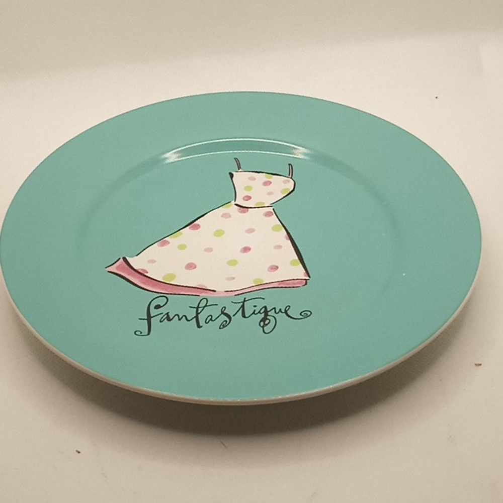 Chic Dress Design Plate Set of 4